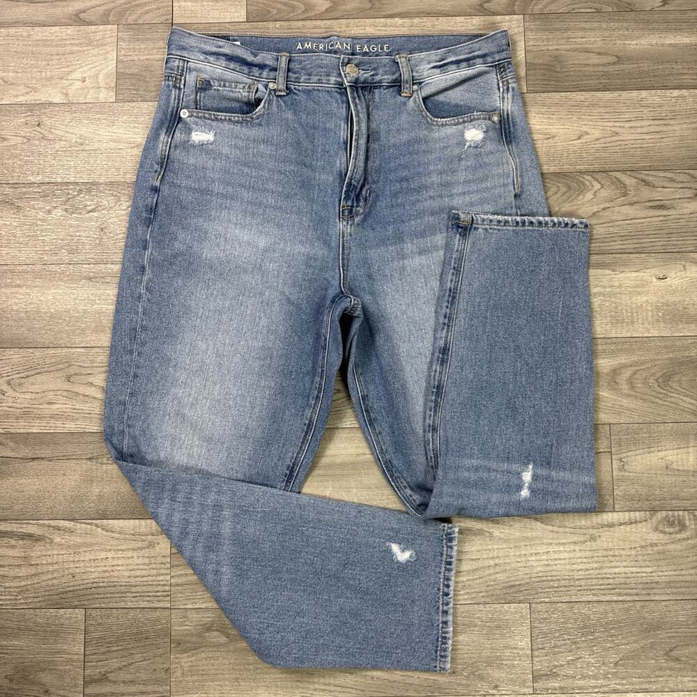 American Eagle Mom Jeans High Rise Ripped Medium Wash sz 10 Short